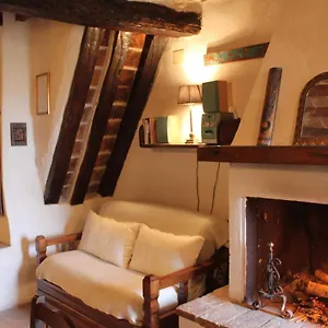 Petite Maison, Nel Borgo Di Appartamento