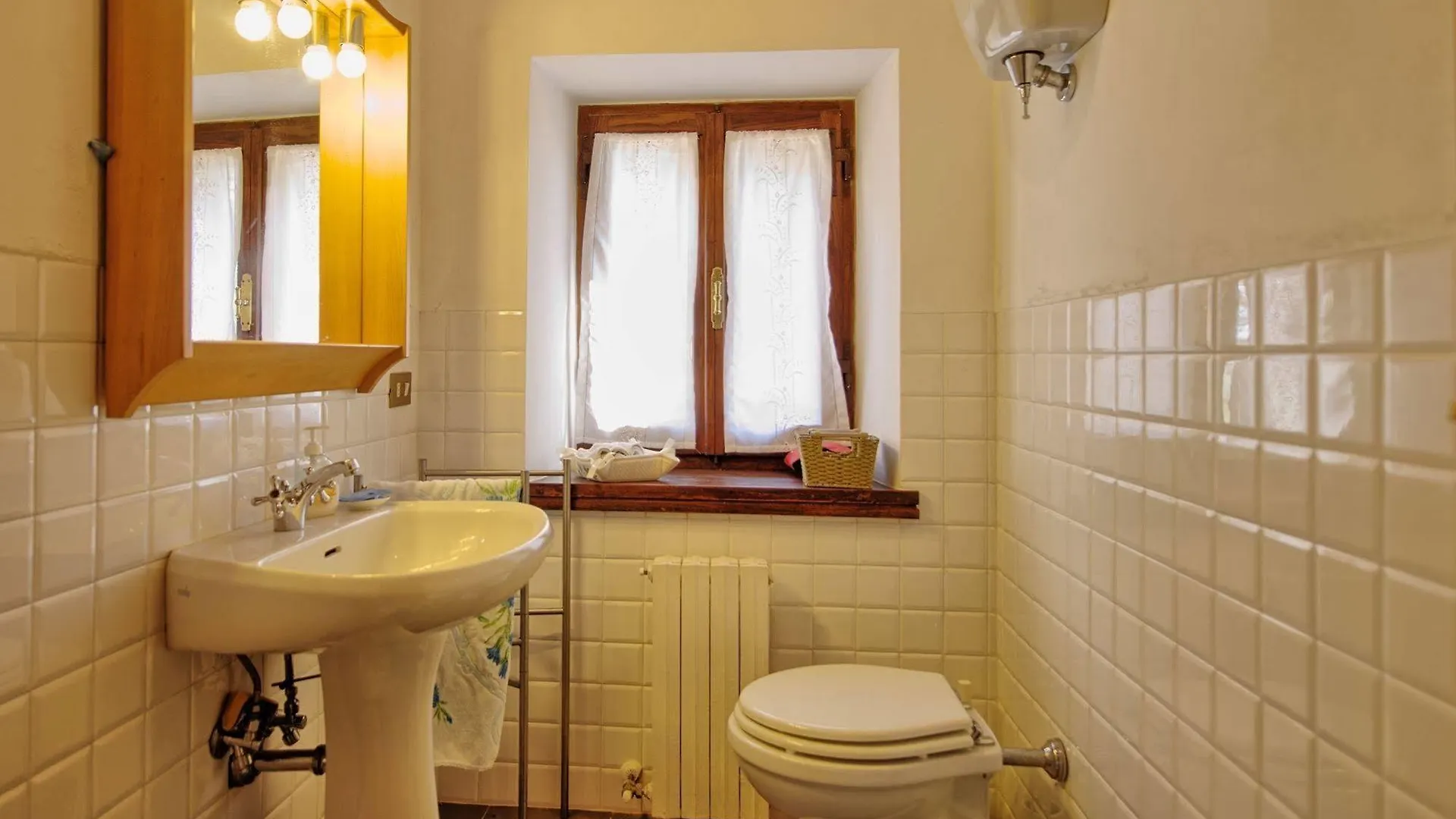 Holiday Home Casale Giulio By Posarellivillas