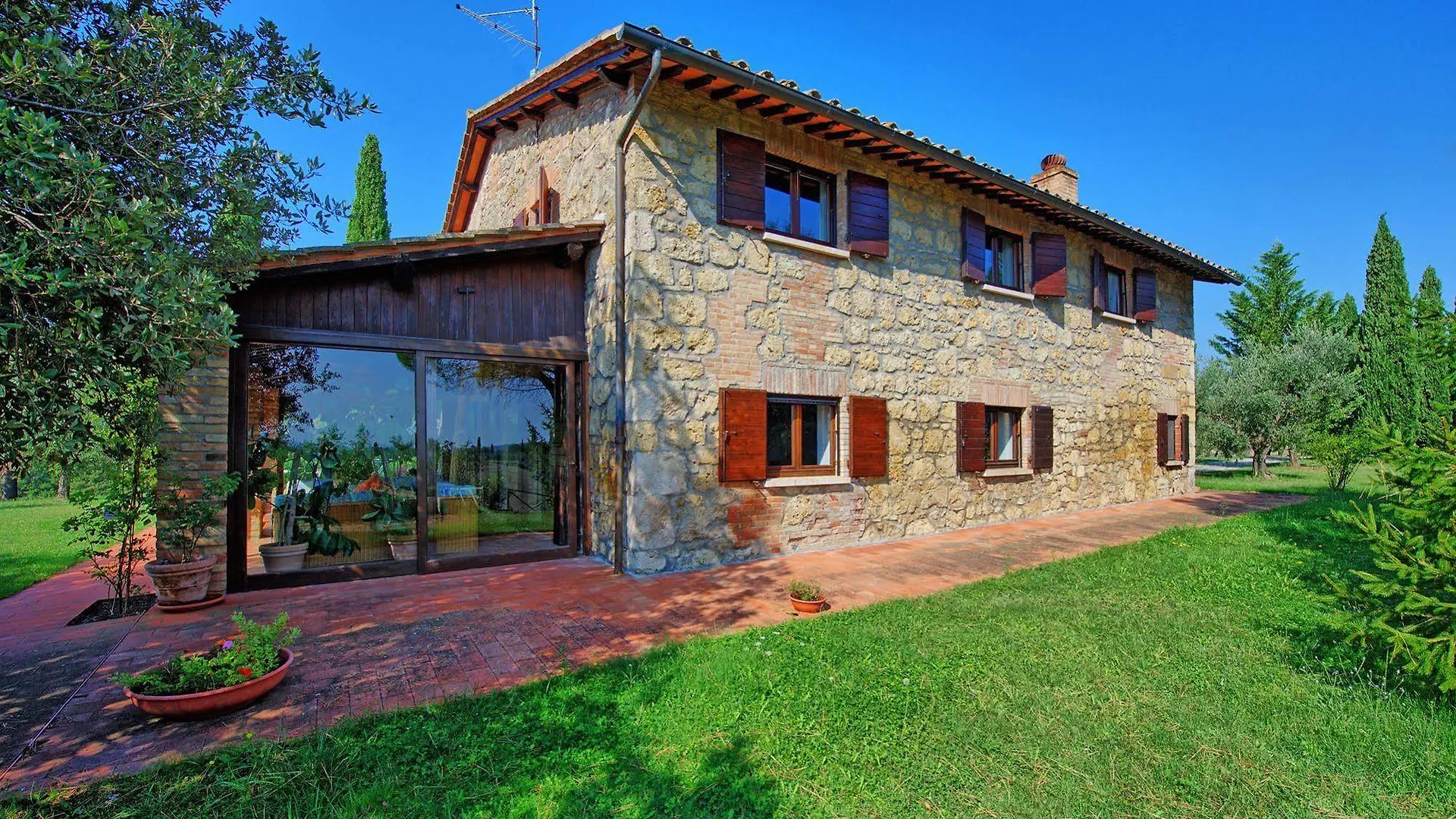 Holiday Home Casale Giulio By Posarellivillas