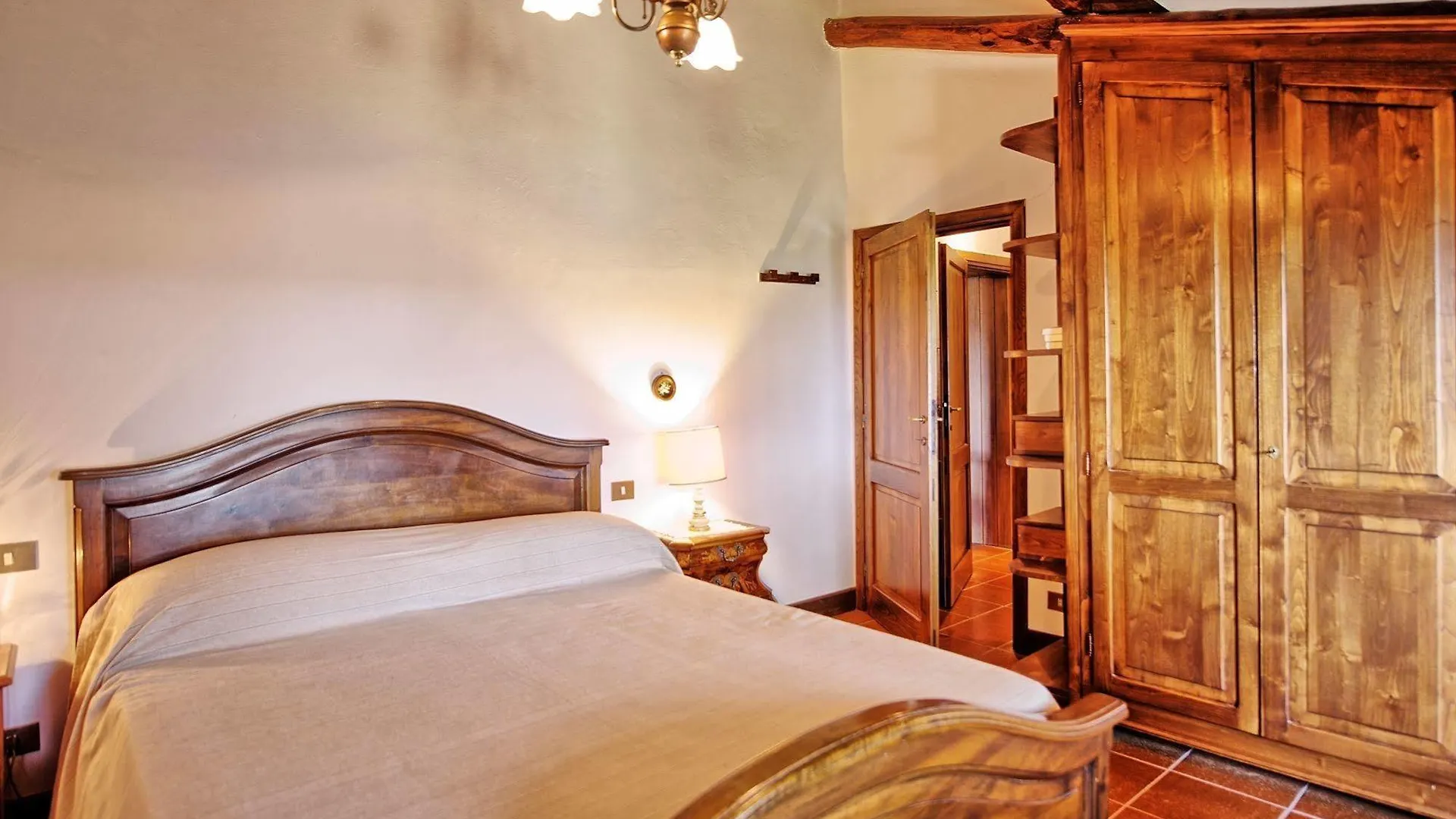 Holiday Home Casale Giulio By Posarellivillas Italy